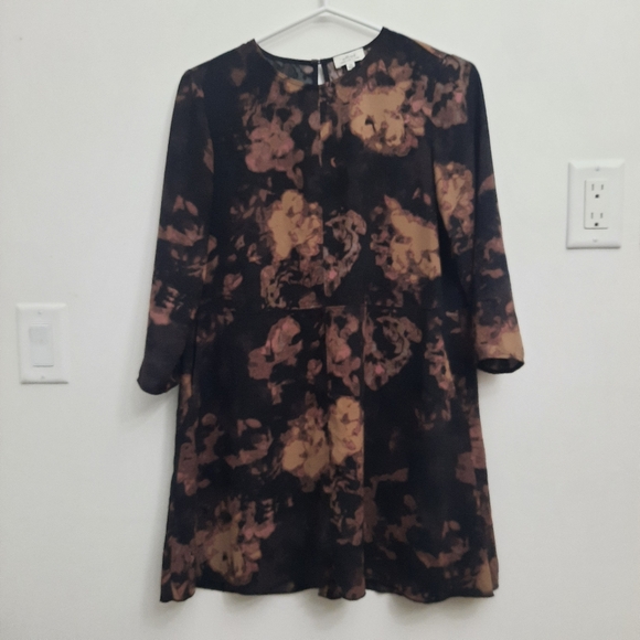 Aritzia Dresses & Skirts - Wilfred Aritzia Myosotis Oversized Floral Dress